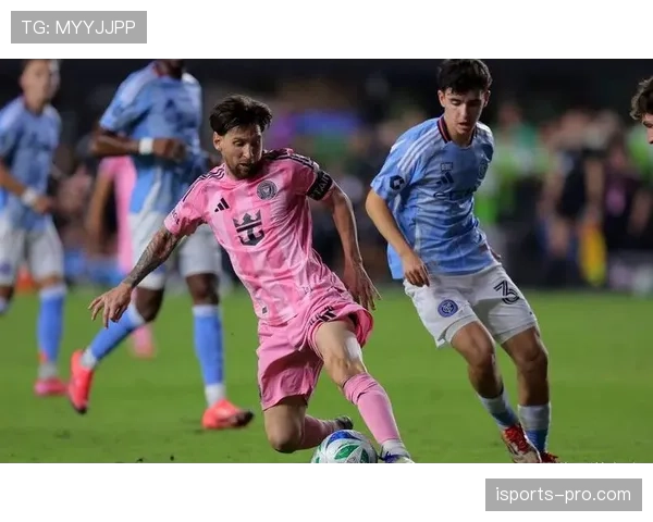 梅西频繁内切牵制后防，提升本赛季关键战传球威胁